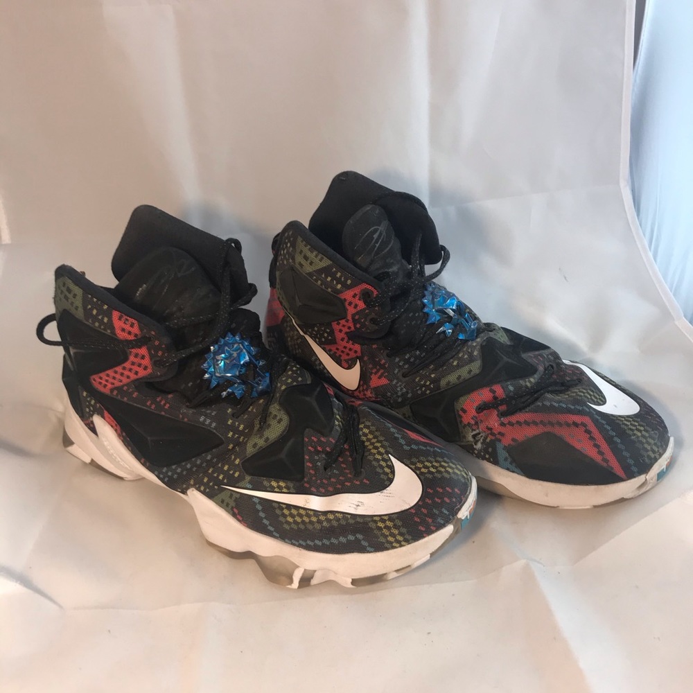 Nike LeBron James 13 BHM Size 10  828377-910